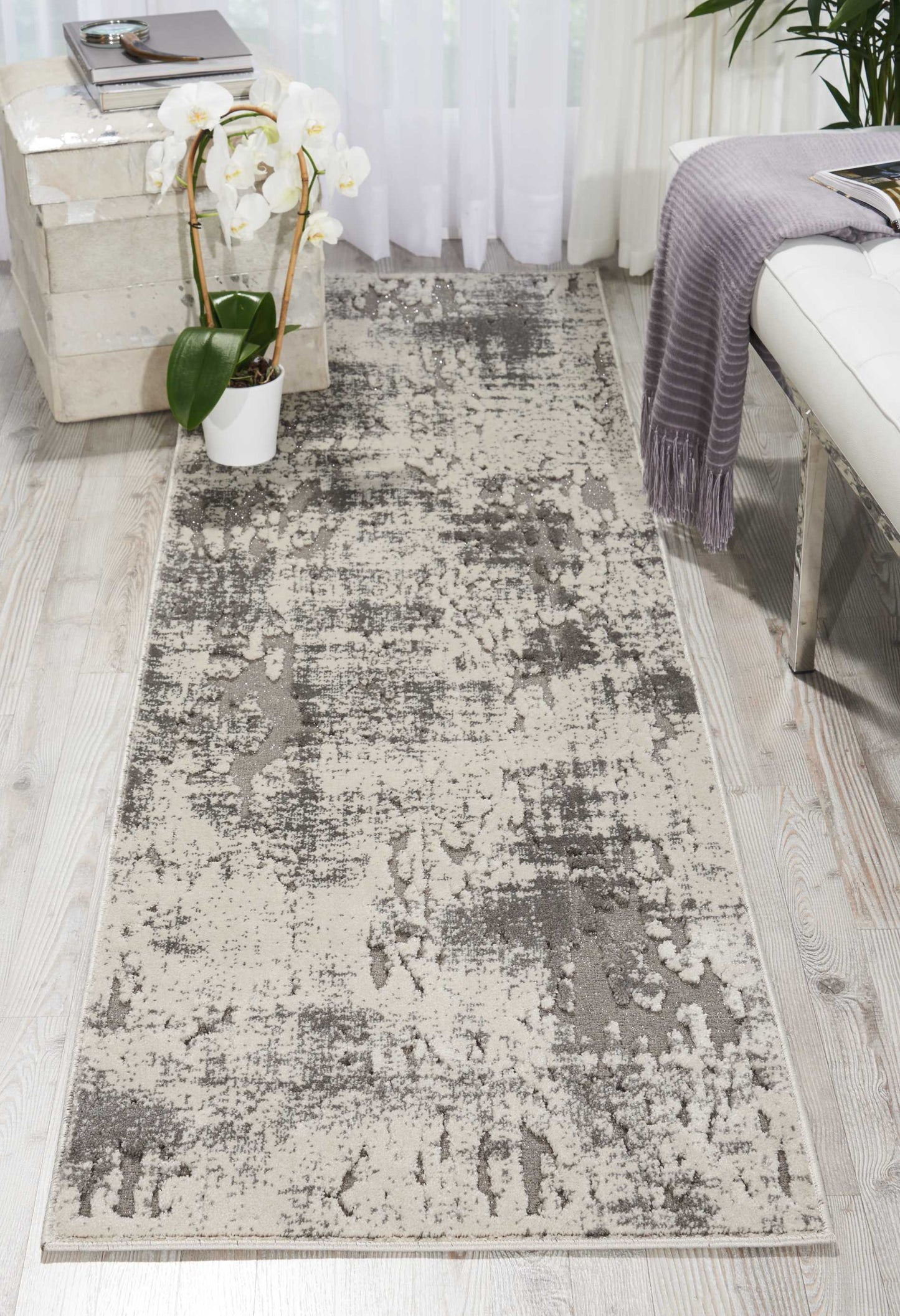 Michael Amini Gleam MA602 Ivory/Grey